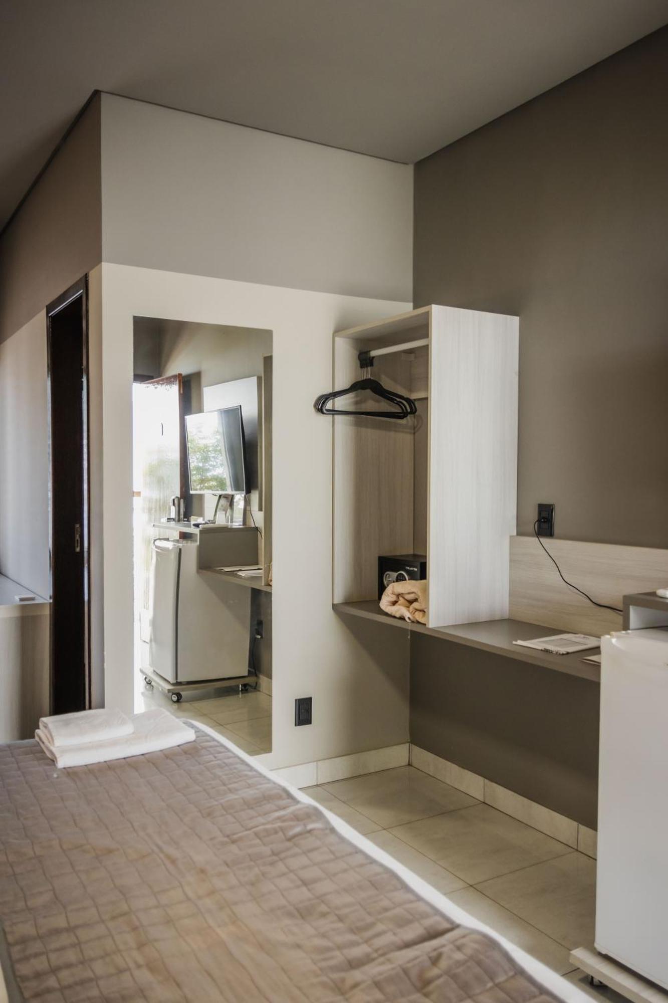Avenida Apartment *